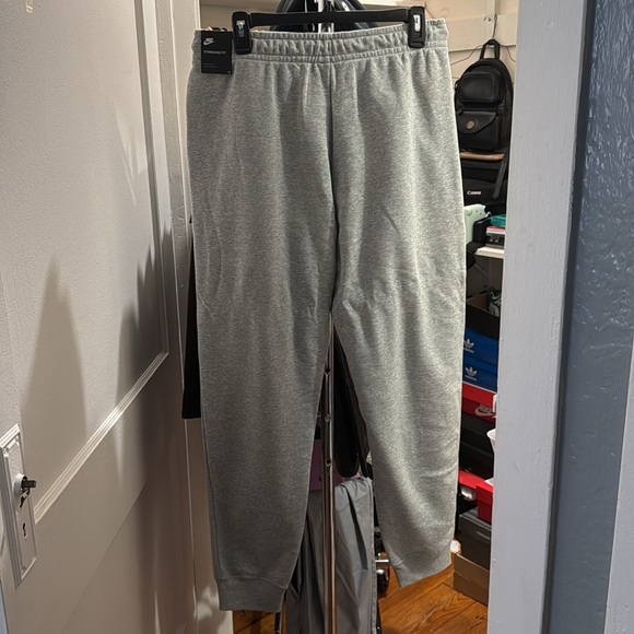 Men’s Nike Fleece Pants - Picture 2 of 2